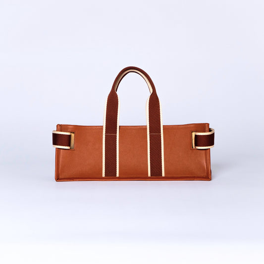 Structured leather tote bag — NUMÉRO 01 FLAT by atelier &LAB, rear view showing flat structured silhouette in cognac upcycled full-grain calf leather