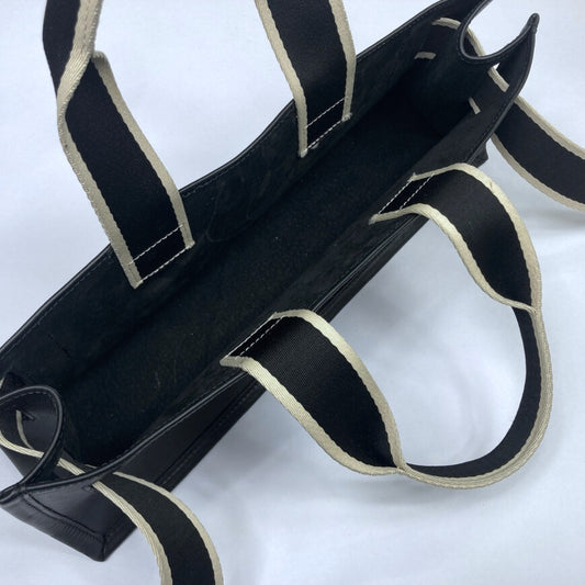 NUMÉRO 02 — Minimal Leather Tote, Flat Format