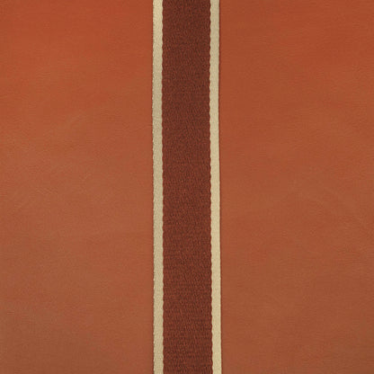 Structured leather tote bag — NUMÉRO 01 L by atelier &LAB, material detail showing cognac leather and strap