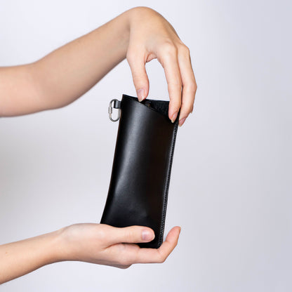 MODULE eyewear case  in black, opening frontal view, upcycled full-grain calf leather — atelier &LAB