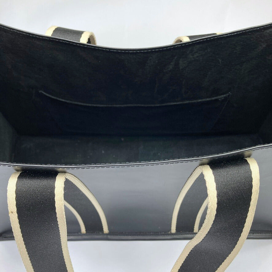 Structured leather tote bag — NUMÉRO 01 L by atelier &LAB, interior view showing structured compartment