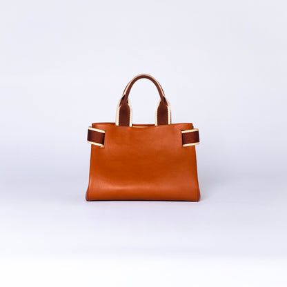 NUMÉRO 04 by atelier &LAB — rear view revealing a serene, monumental volume in premium upcycled full-grain calf leather, Paris.